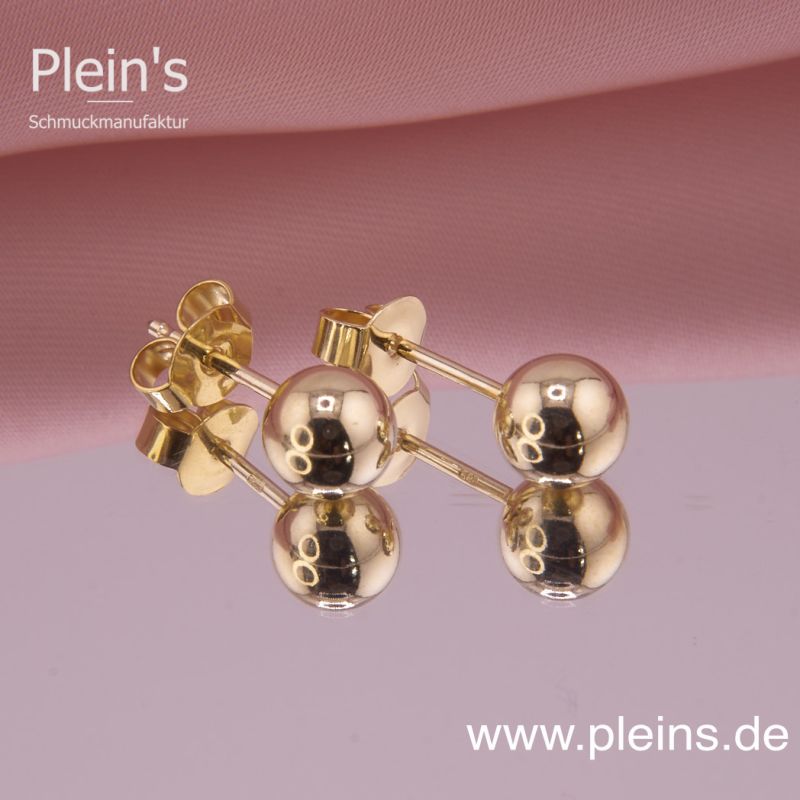 Klassische Kugelohrstecker aus 585 Gelbgold – hochglanzpolierte 5 mm Goldkugeln als zeitloses Basic-Schmuckstück.